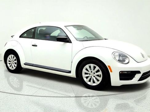 Used 2018 Volkswagen Beetle 2.0T S FWD image 3