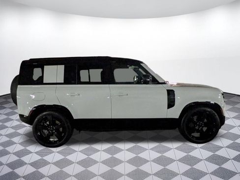 New 2026 Land Rover Defender 110 X-Dynamic SE AWD/4WD image 6