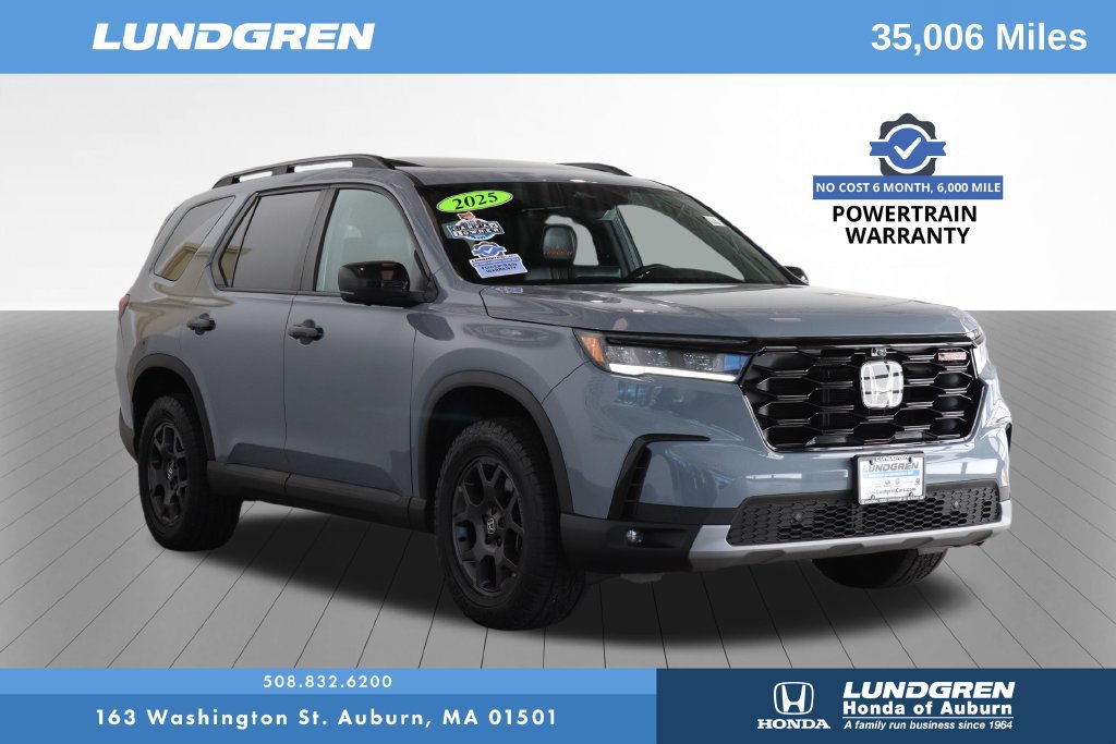 Used 2025 Honda Pilot TrailSport image 1