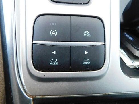 Used 2020 Ford Explorer XLT w/ Equipment Group 202A image 41