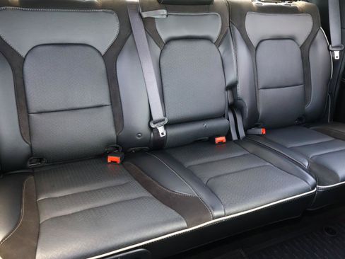 Used 2024 RAM 1500 Laramie AWD/4WD image 22