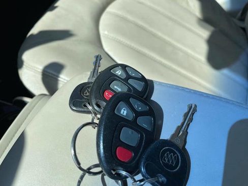 Used 2006 Buick Lucerne CXL w/ Luxury Package FWD image 46