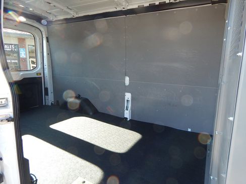 Used 2019 Ford Transit 250 148 Medium Roof image 17