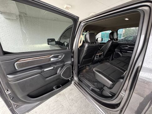 Used 2019 RAM 1500 Laramie AWD/4WD image 19
