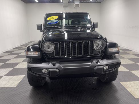Used 2024 Jeep Gladiator Sport image 7