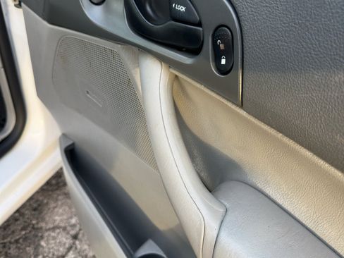 Used 2005 Ford Focus SE image 34