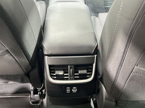 Used 2023 Subaru Outback Premium image 21