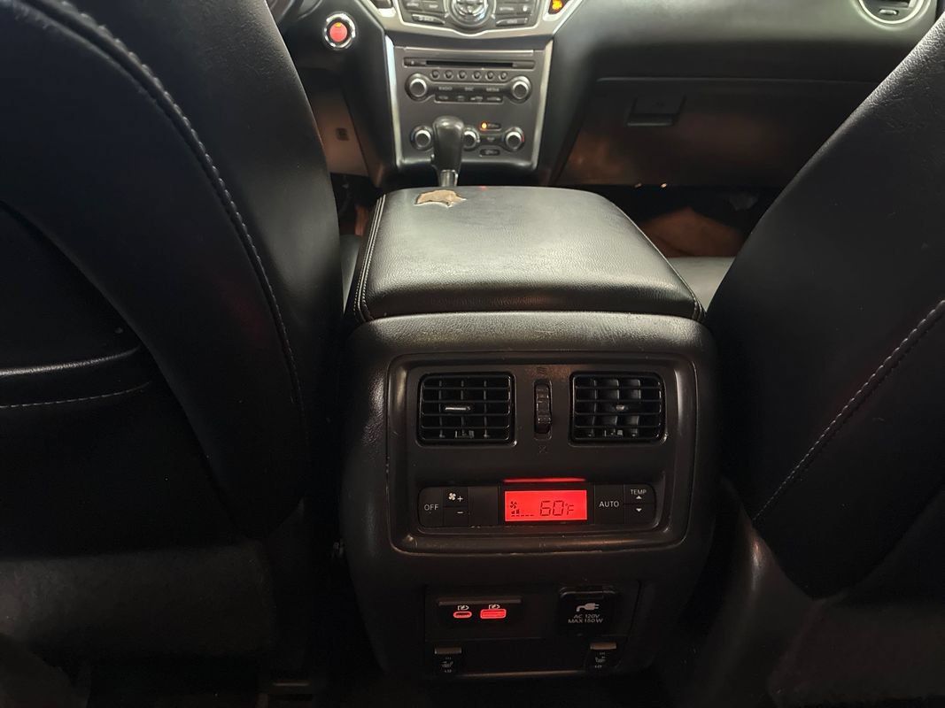 Used 2020 Nissan Pathfinder SL AWD/4WD image 19