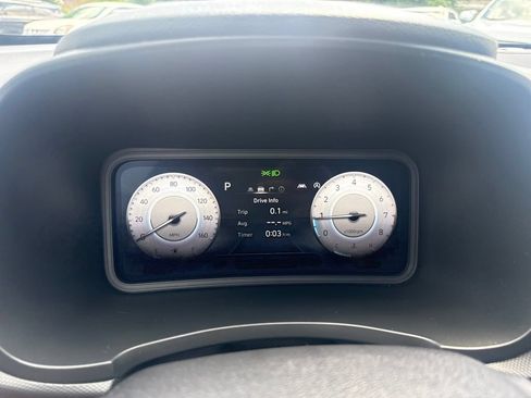 Used 2023 Hyundai Kona Limited AWD/4WD image 25