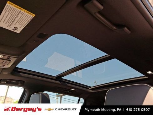 Certified 2024 Chevrolet Suburban Premier AWD/4WD image 18