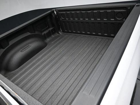 Used 2023 RAM 1500 Laramie AWD/4WD image 42