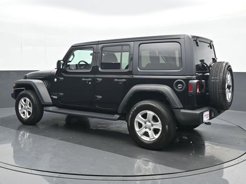 Used 2021 Jeep Wrangler Unlimited Sport image 4