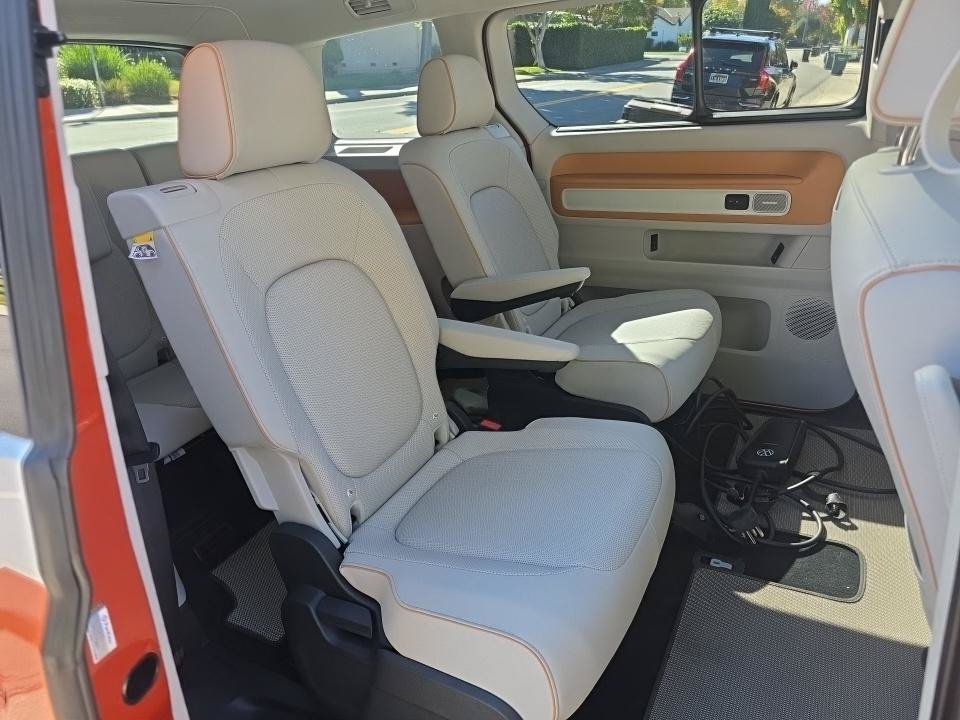 Used 2025 Volkswagen ID. Buzz 1st Edition AWD/4WD image 3