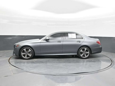 Used 2019 Mercedes-Benz E 300 4MATIC image 5