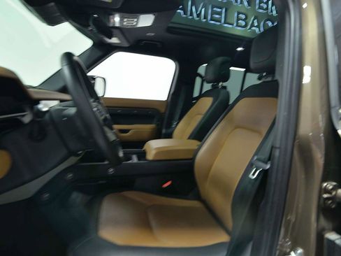 Used 2024 Land Rover Defender 110 X-Dynamic SE AWD/4WD image 8