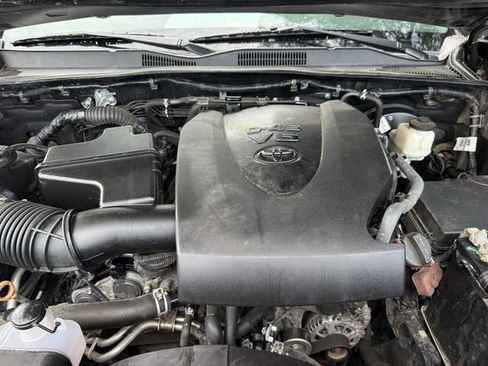 Used 2020 Toyota Tacoma Limited AWD/4WD image 37