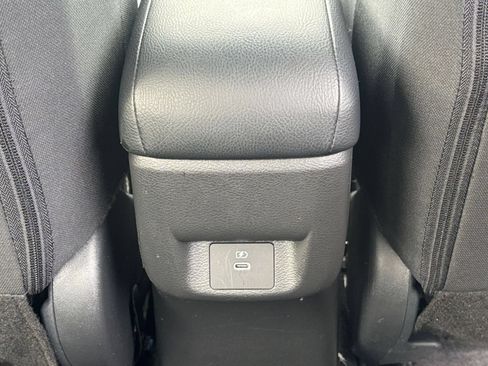 Used 2025 Nissan Versa SV FWD image 22