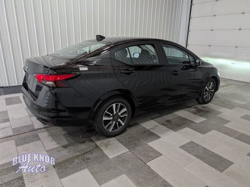 Used 2025 Nissan Versa SV FWD image 4