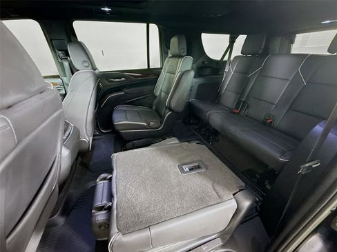 Used 2024 Cadillac Escalade ESV Premium Luxury image 19