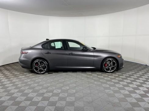 Used 2025 Alfa Romeo Giulia AWD w/ Veloce Package AWD image 8
