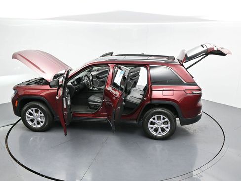 Used 2022 Jeep Grand Cherokee Limited AWD/4WD image 45