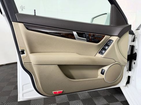 Used 2014 Mercedes-Benz C 300 4MATIC Sedan image 18