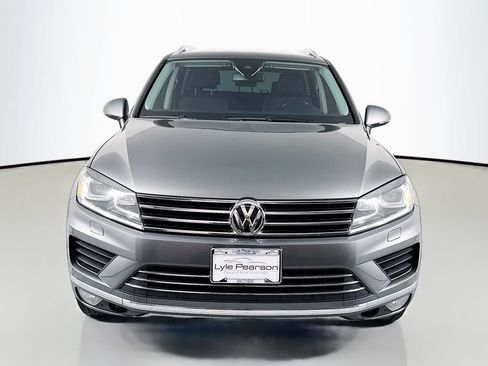 Used 2016 Volkswagen Touareg Sport AWD/4WD image 6