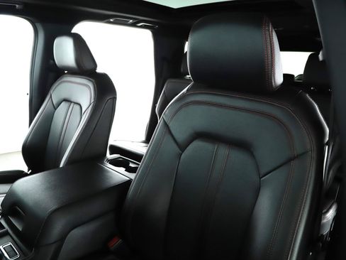 Used 2022 Ford Expedition Max Limited AWD/4WD image 4