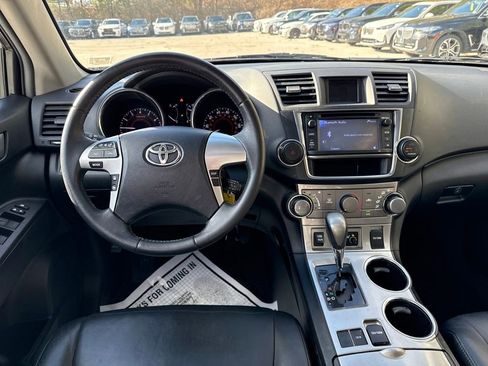 Used 2013 Toyota Highlander Plus image 18