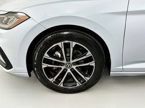 Certified 2025 Volkswagen Jetta Sport FWD image 30