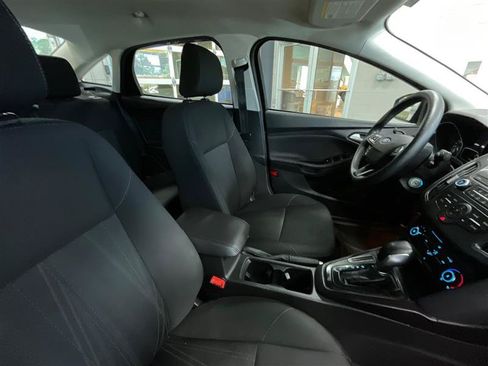 Used 2018 Ford Focus SE FWD image 26