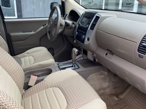 Used 2016 Nissan Frontier SV AWD/4WD image 2
