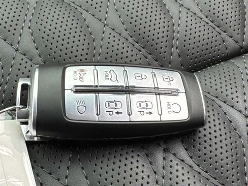 Used 2025 Genesis GV70 3.5T Sport w/ Sport Prestige Package image 31