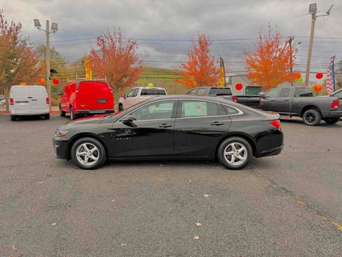 Used 2018 Chevrolet Malibu LS image 4