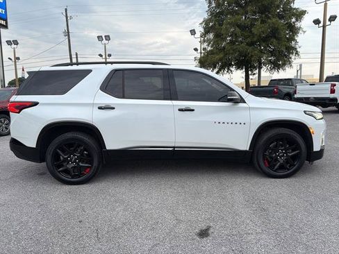 Used 2023 Chevrolet Traverse Premier w/ Redline Edition image 8
