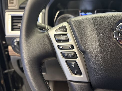 Used 2019 Nissan Titan SL w/ Chrome Package image 16