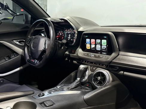 Used 2018 Chevrolet Camaro SS image 8
