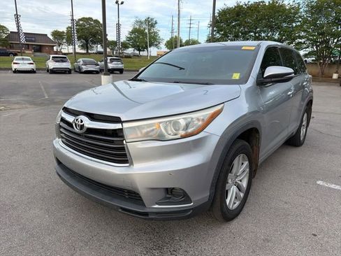 Used 2015 Toyota Highlander LE image 8