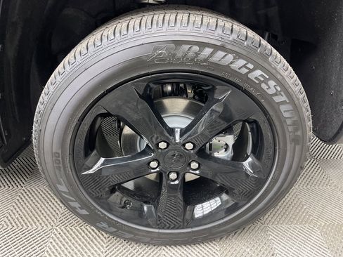 New 2025 Jeep Grand Cherokee Altitude image 4