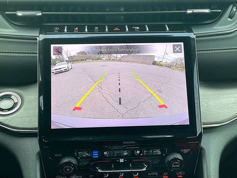 Certified 2024 Jeep Grand Cherokee L Overland w/ Luxury Tech Group IV image 15