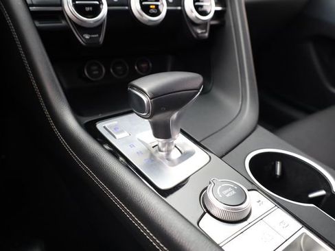 Used 2023 Genesis G70 2.0T image 21