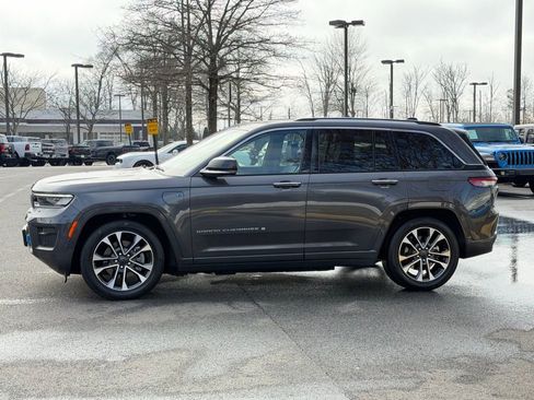 Used 2023 Jeep Grand Cherokee Overland w/ Luxury Tech Group IV image 11