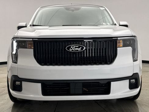 Used 2025 Ford Maverick Lobo image 8