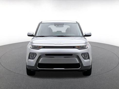 Used 2025 Kia Soul LX w/ LX Technology Package FWD image 2
