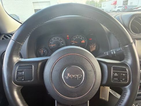 Used 2016 Jeep Patriot High Altitude AWD/4WD image 16