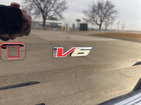 Used 2019 Chevrolet Colorado LT w/ Redline Special Edition image 10