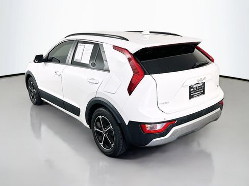 Used 2023 Kia Niro EX FWD image 5