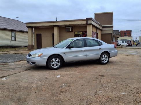 Used 2004 Ford Taurus SES image 20