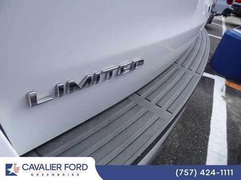 Used 2022 Ford Expedition Limited RWD image 5