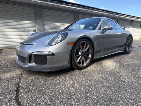 Used 2015 Porsche 911 GT3 RWD image 1